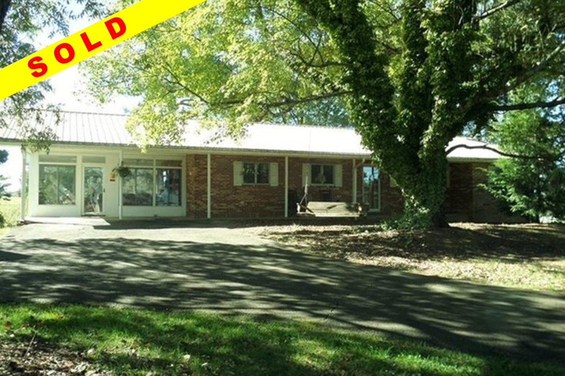 11707 E Cherokee Drive Ball Ground, GA 30107