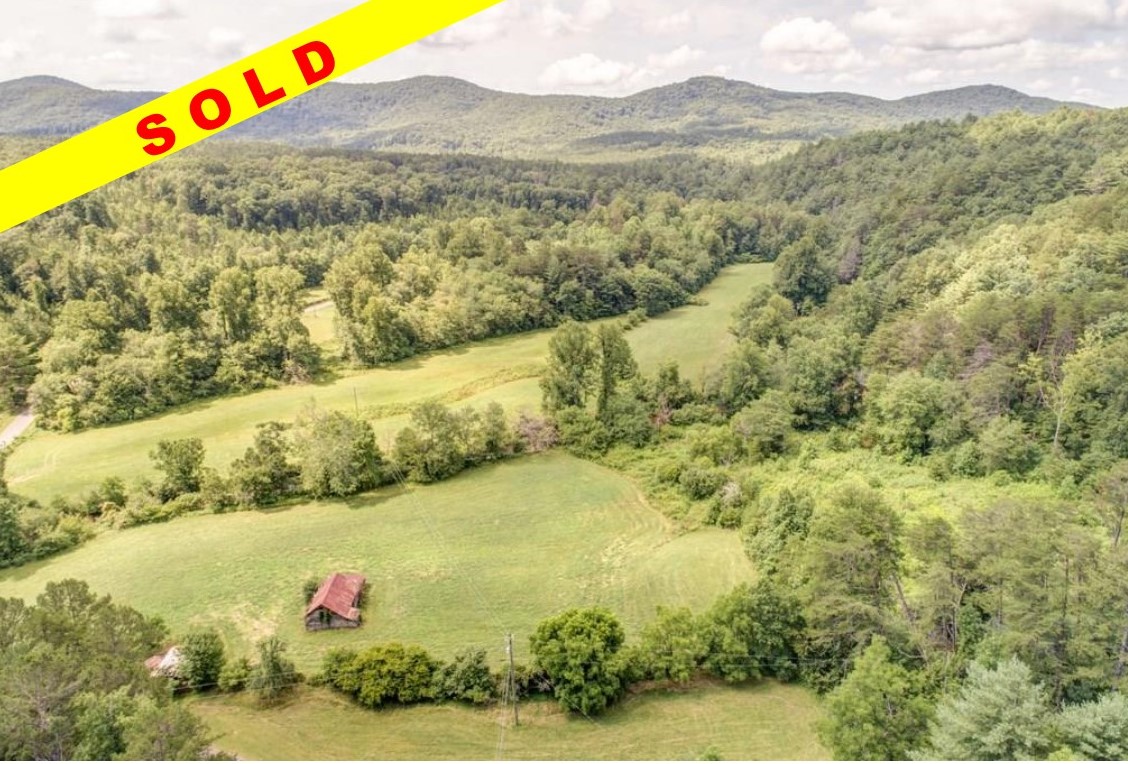 1726 Tickanetley Road Ellijay, GA 30536